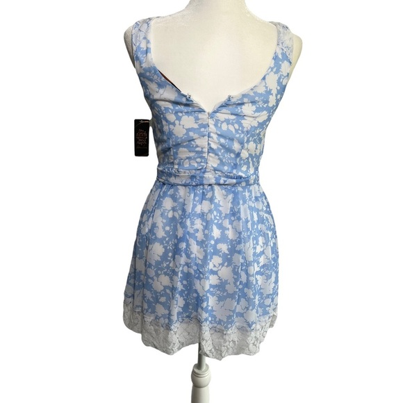 NWT‎ Disney Alice Through The Looking Glass Dress - Picture 5 of 6